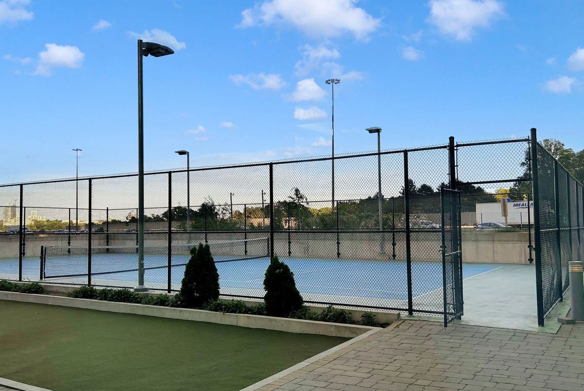 117 Mcmahon Drive Toronto 117 Mcmahon Drive Toronto