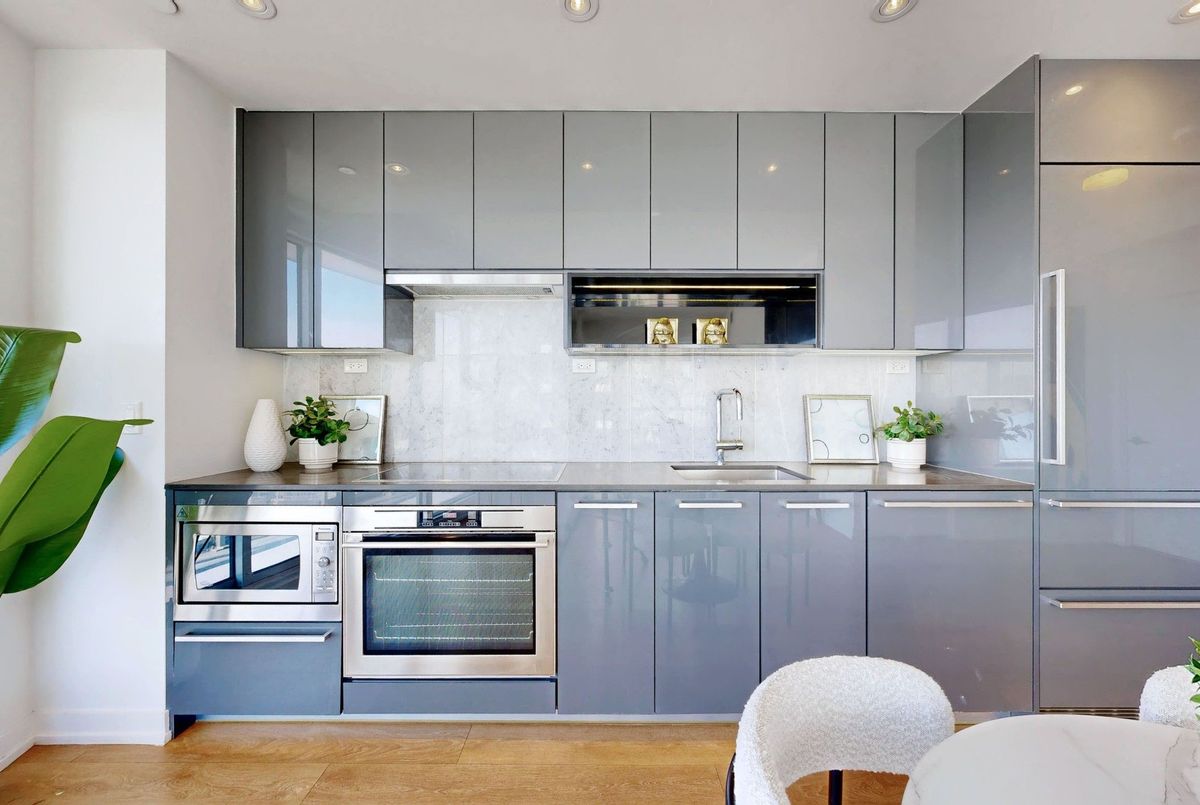 117 Mcmahon Drive Toronto 117 Mcmahon Drive Toronto