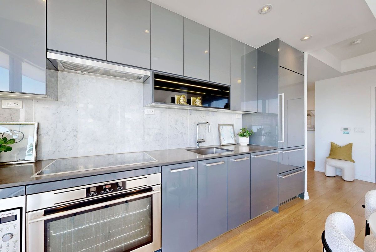 117 Mcmahon Drive Toronto 117 Mcmahon Drive Toronto