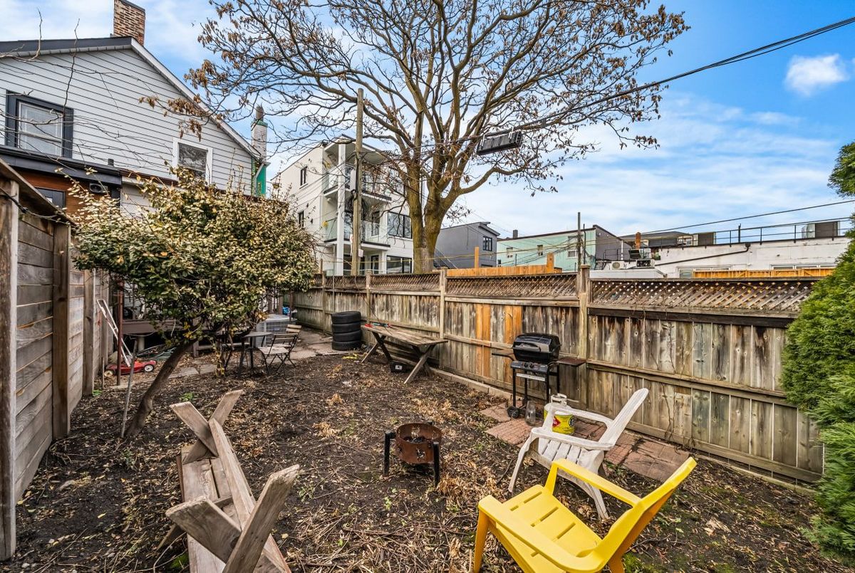 11 Foxley Street Toronto 11 Foxley Street Toronto