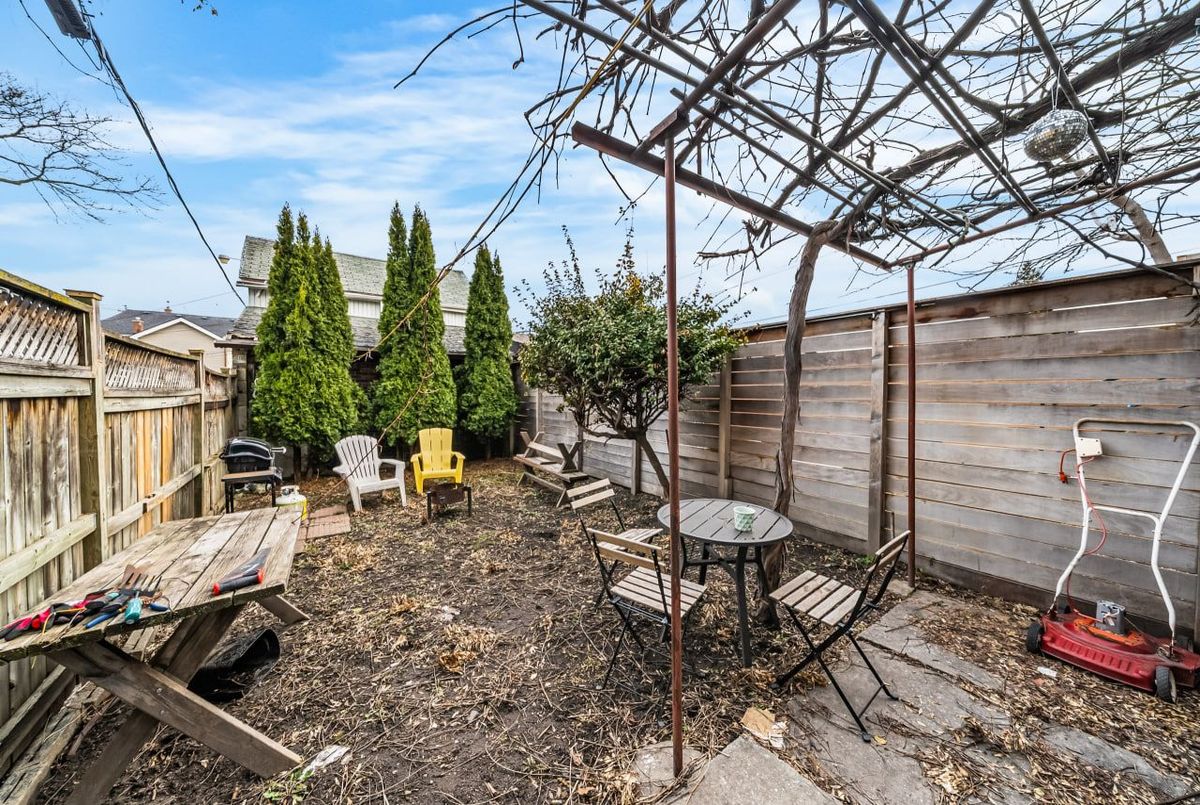 11 Foxley Street Toronto 11 Foxley Street Toronto