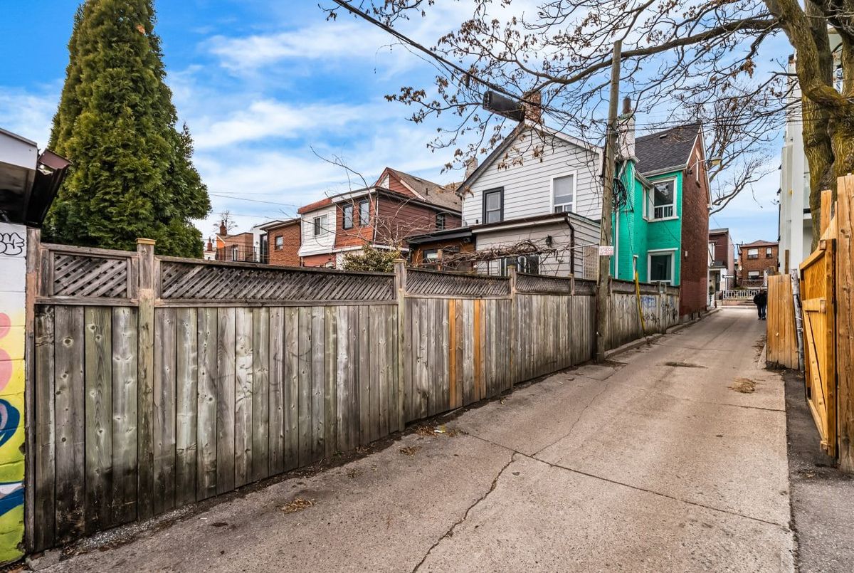 11 Foxley Street Toronto 11 Foxley Street Toronto