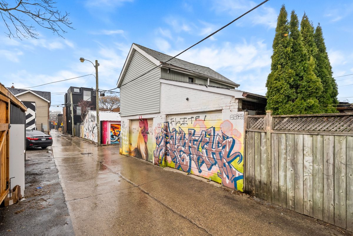 11 Foxley Street Toronto 11 Foxley Street Toronto