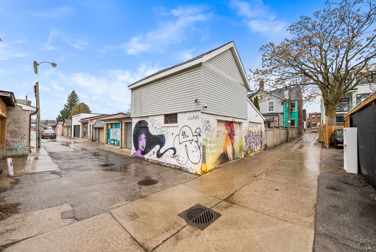 11 Foxley Street Toronto 11 Foxley Street Toronto