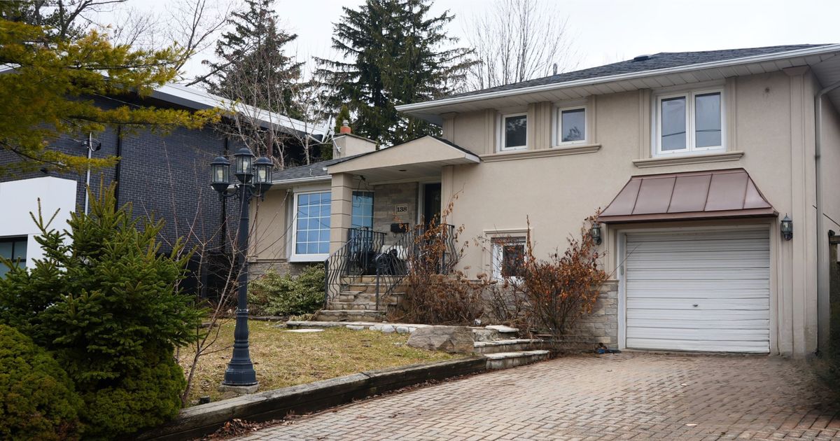 138 NEWTON Drive Toronto