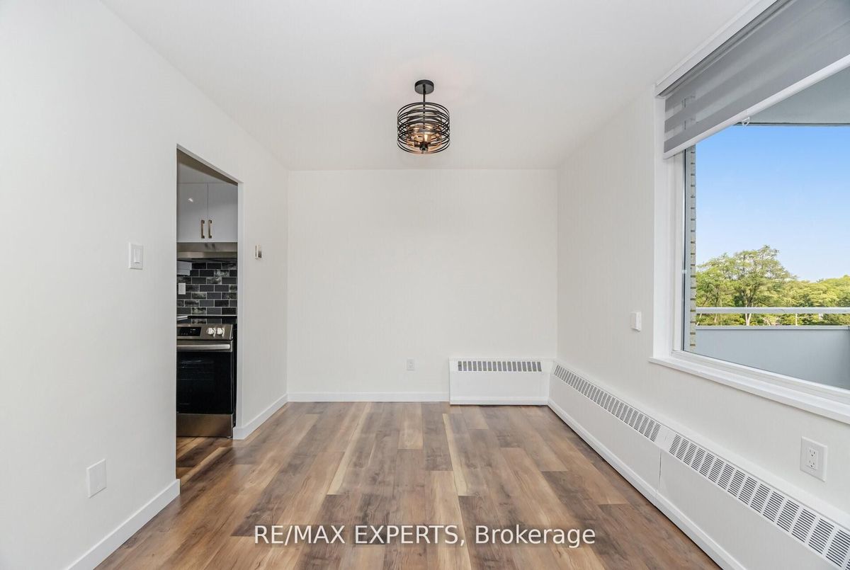 10 Parkway Forest Drive Toronto 10 Parkway Forest Drive Toronto