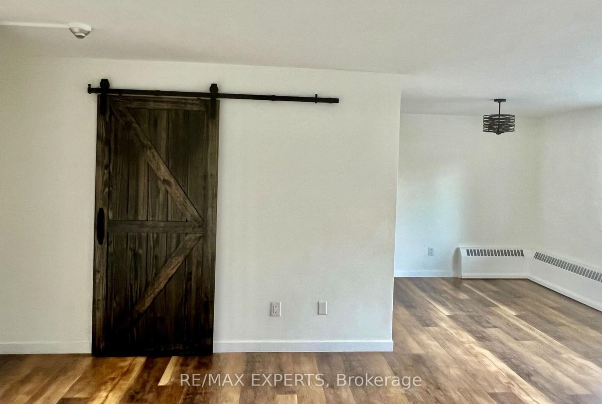 10 Parkway Forest Drive Toronto 10 Parkway Forest Drive Toronto