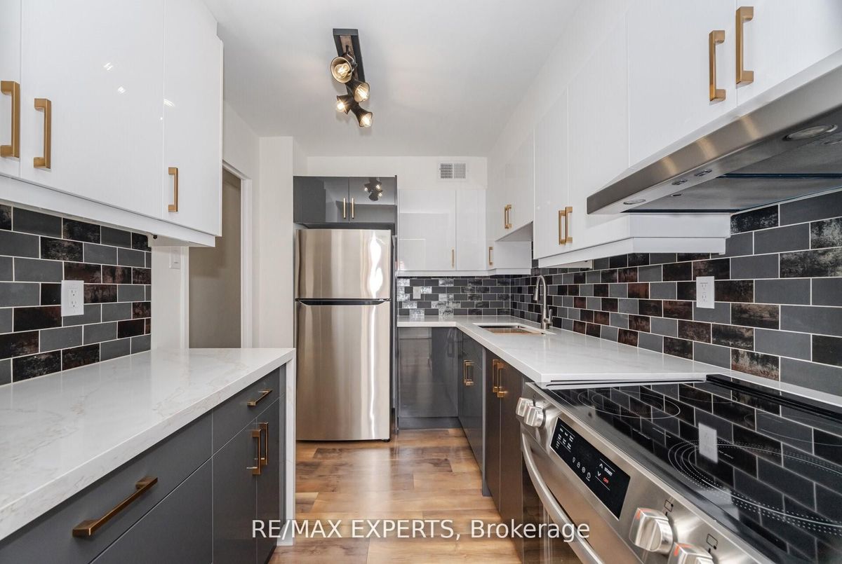 10 Parkway Forest Drive Toronto 10 Parkway Forest Drive Toronto