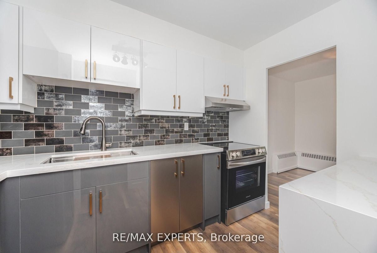 10 Parkway Forest Drive Toronto 10 Parkway Forest Drive Toronto