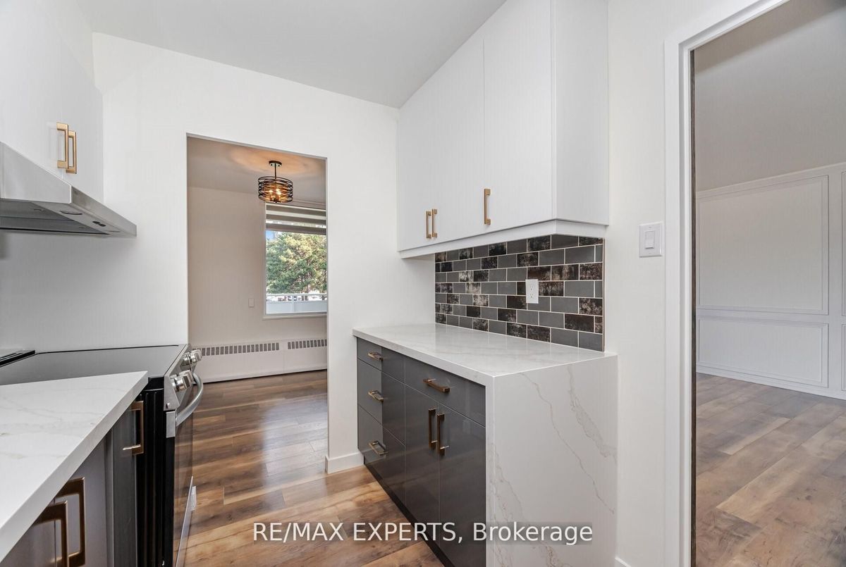 10 Parkway Forest Drive Toronto 10 Parkway Forest Drive Toronto