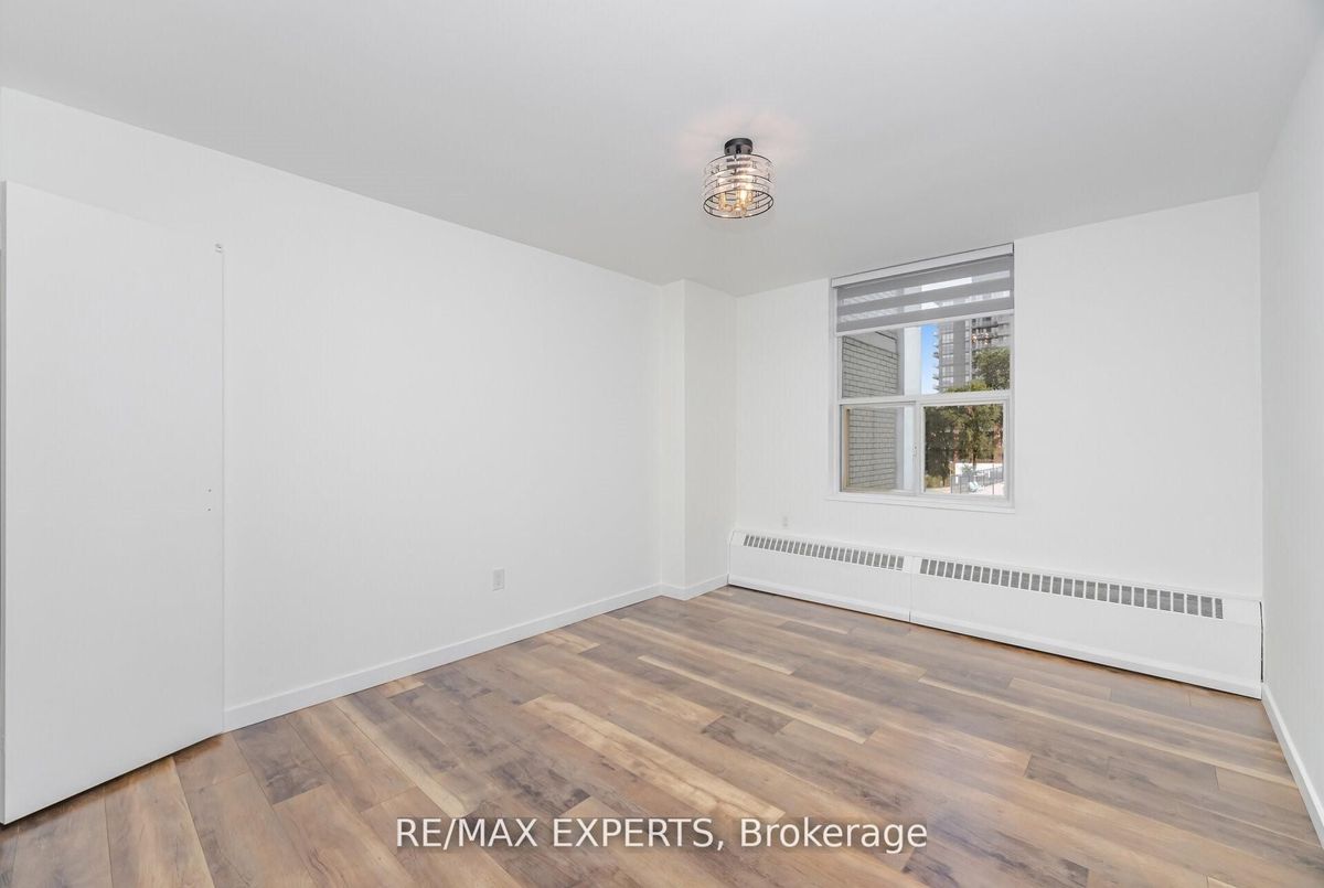 10 Parkway Forest Drive Toronto 10 Parkway Forest Drive Toronto