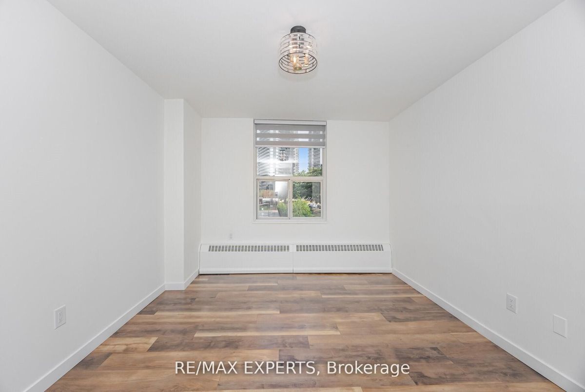 10 Parkway Forest Drive Toronto 10 Parkway Forest Drive Toronto