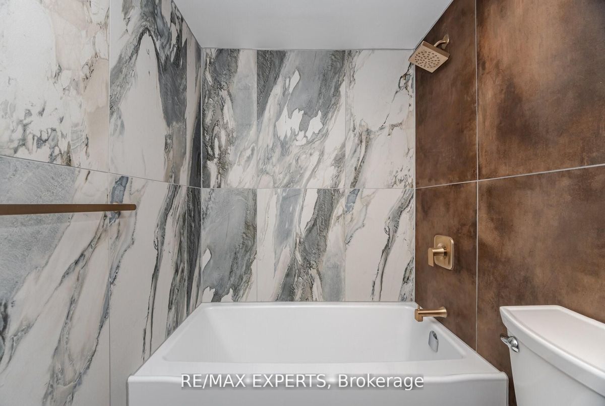 10 Parkway Forest Drive Toronto 10 Parkway Forest Drive Toronto