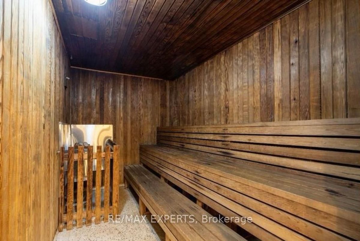 10 Parkway Forest Drive Toronto 10 Parkway Forest Drive Toronto