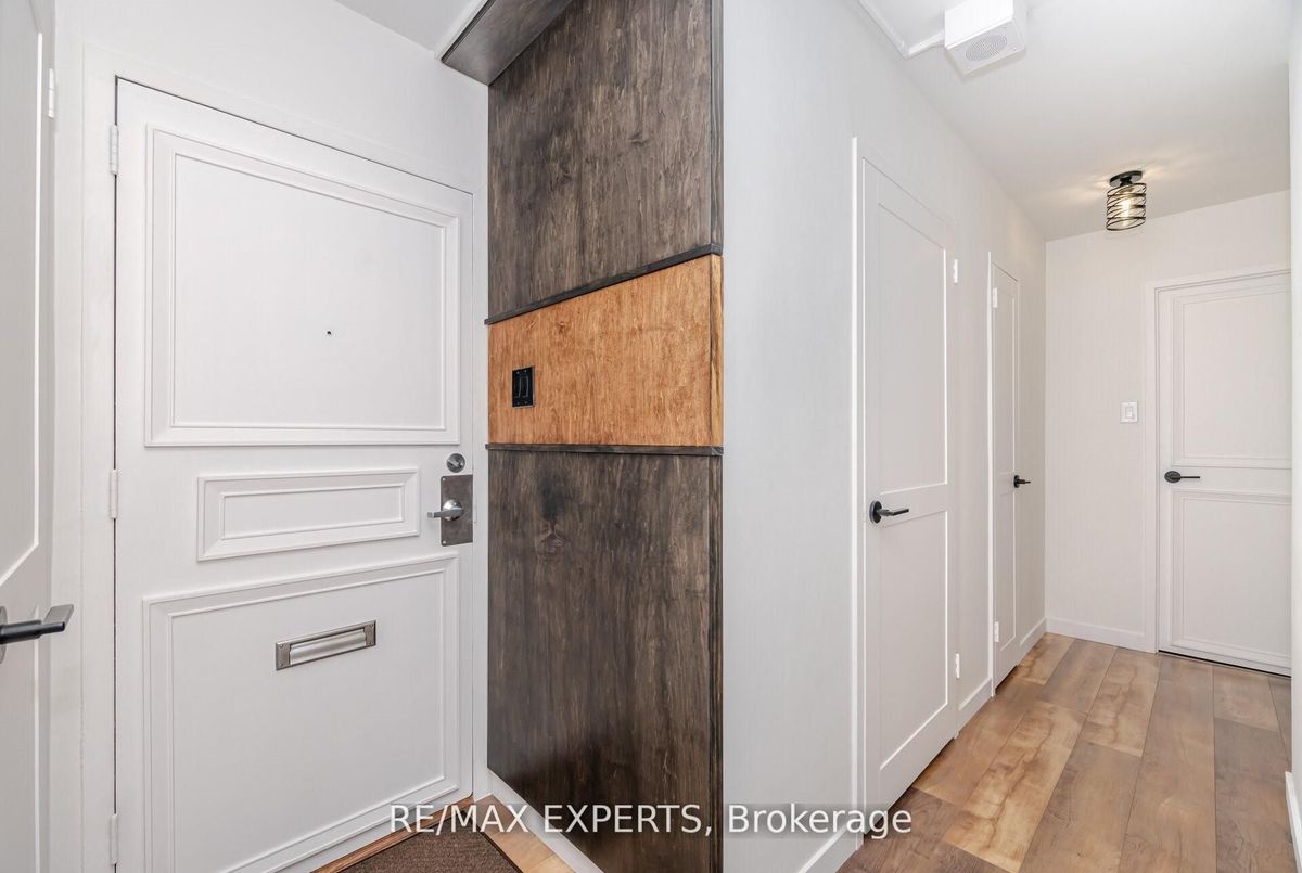 10 Parkway Forest Drive Toronto 10 Parkway Forest Drive Toronto