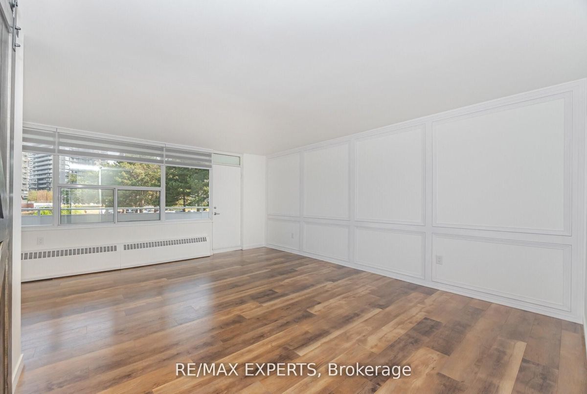 10 Parkway Forest Drive Toronto 10 Parkway Forest Drive Toronto