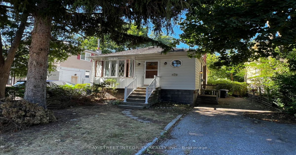 204 Greenfield Avenue Toronto