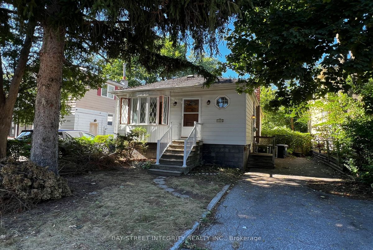 204 Greenfield Avenue Toronto 204 Greenfield Avenue Toronto