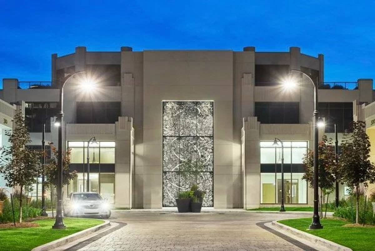 320 Tweedsmuir Avenue Toronto 320 Tweedsmuir Avenue Toronto