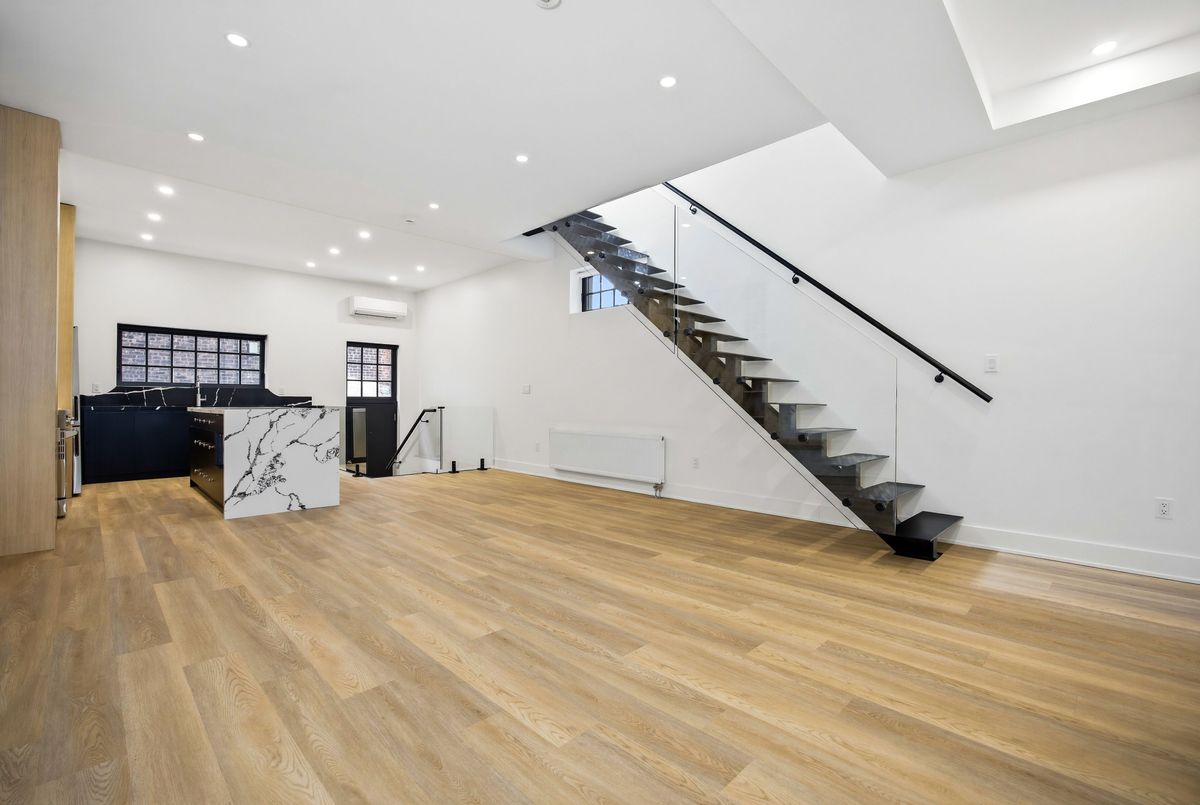 1067 College Street Toronto 1067 College Street Toronto