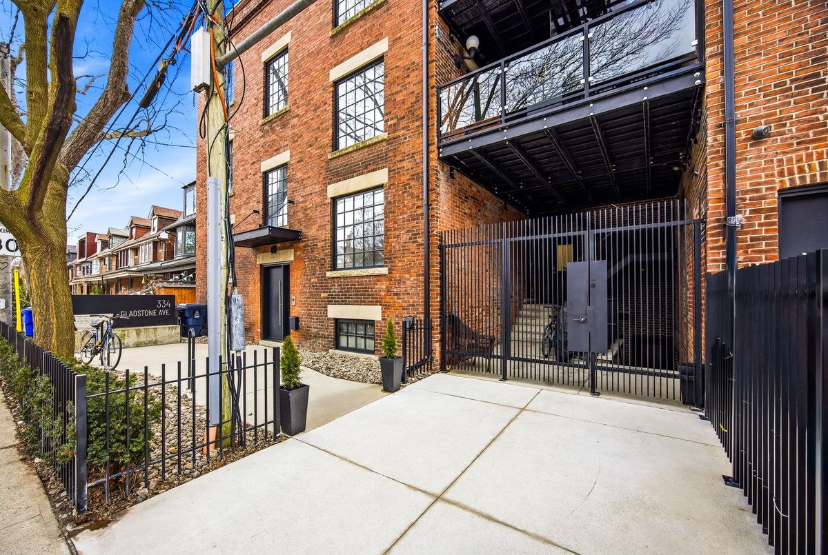 1067 College Street Toronto 1067 College Street Toronto