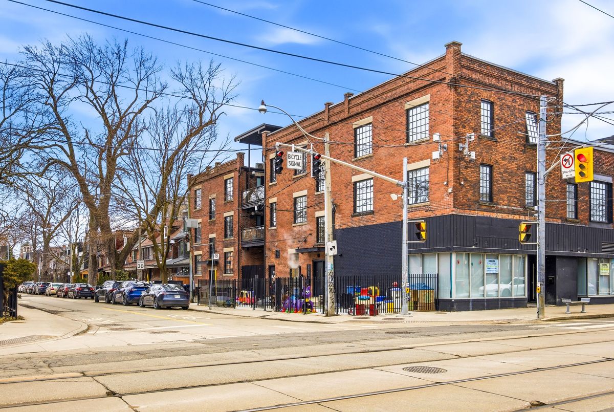 1067 College Street Toronto 1067 College Street Toronto