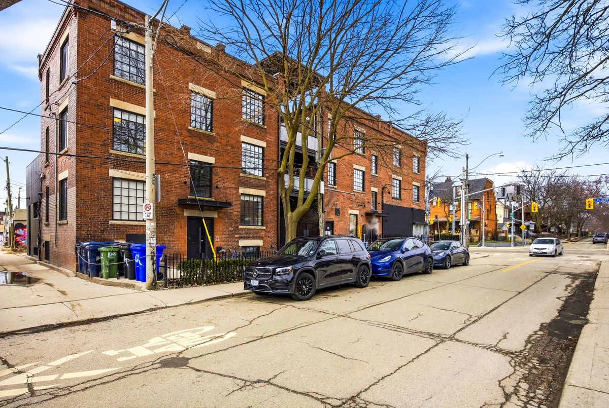 1067 College Street Toronto 1067 College Street Toronto