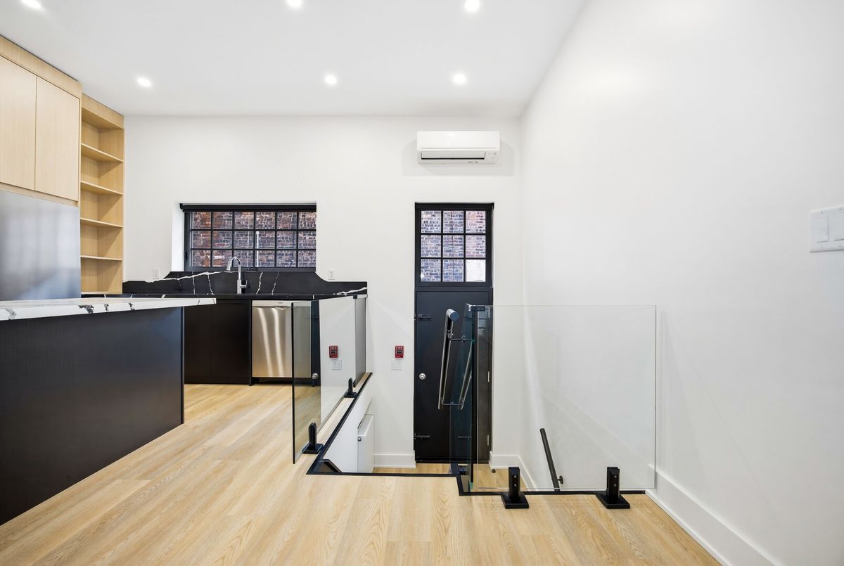 1067 College Street Toronto 1067 College Street Toronto