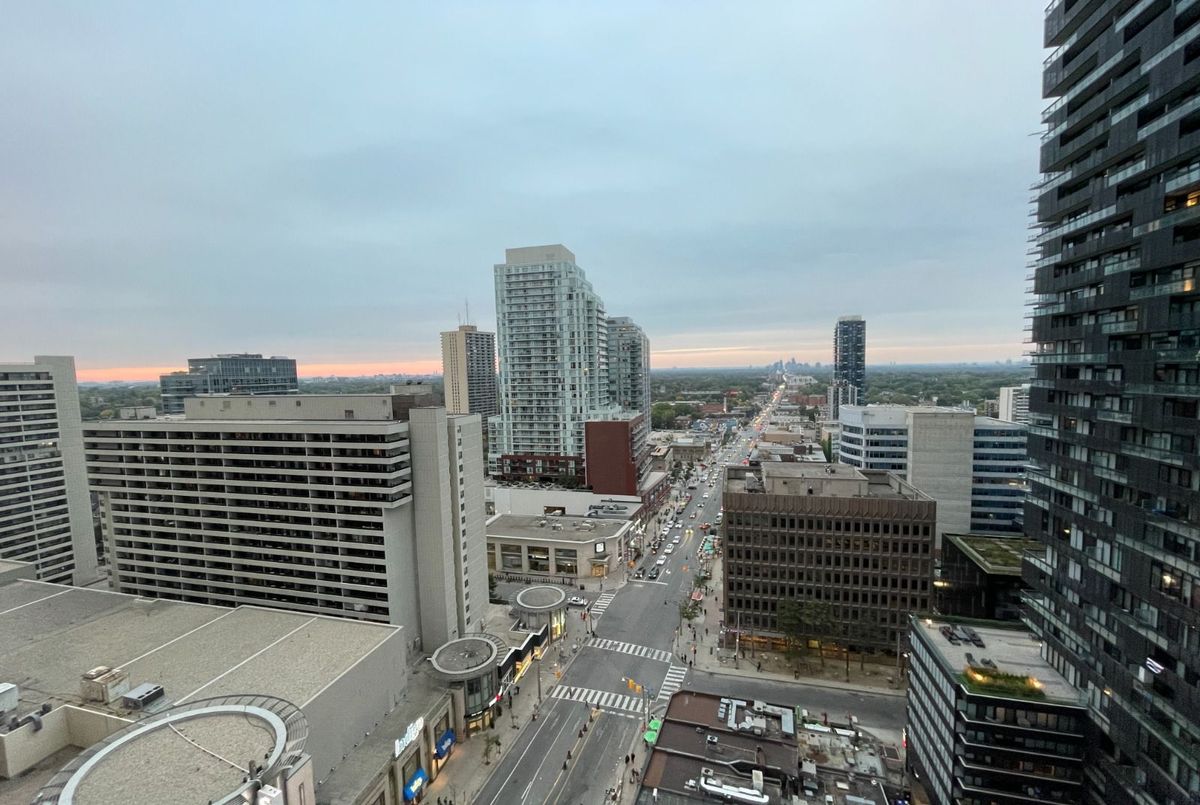 8 Eglinton Avenue E Toronto 8 Eglinton Avenue E Toronto