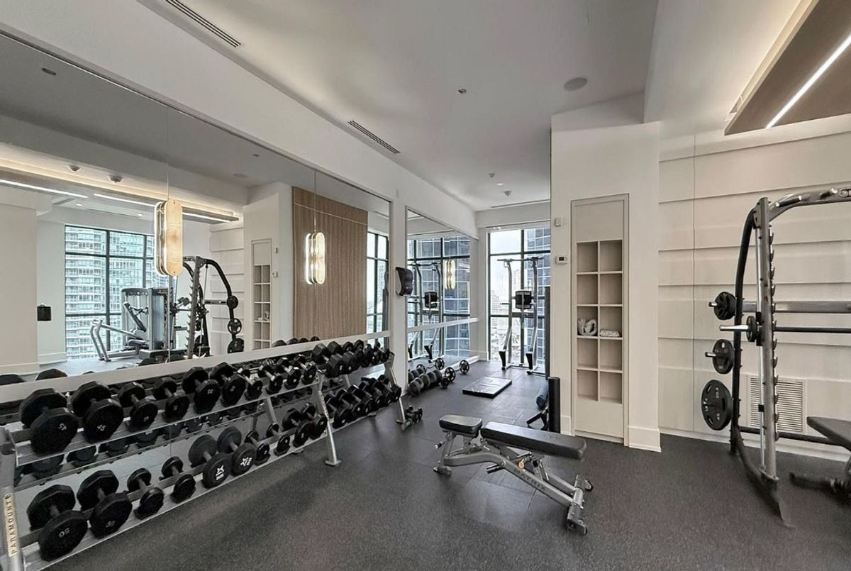 300 Front Street W Toronto 300 Front Street W Toronto