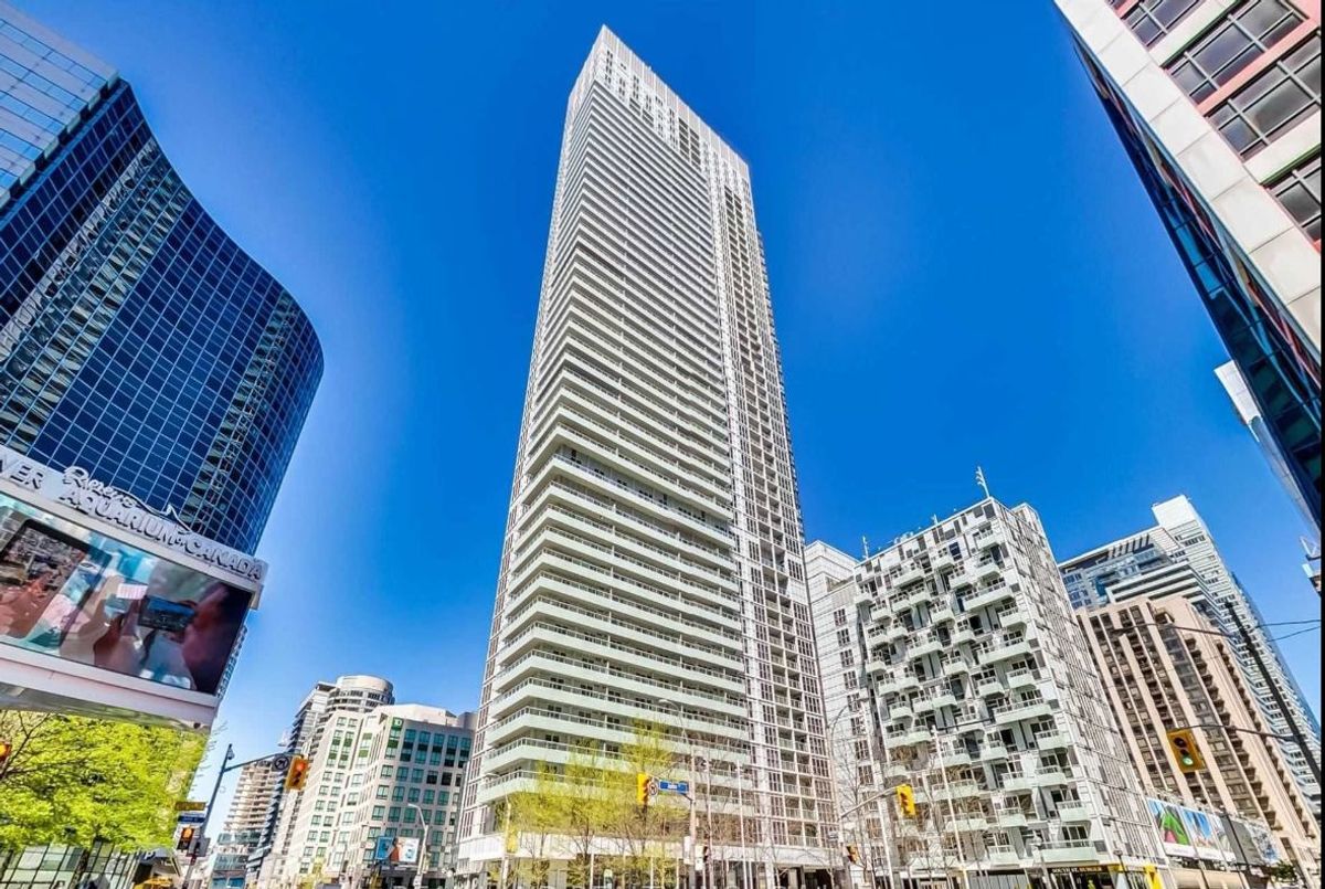 300 Front Street W Toronto 300 Front Street W Toronto