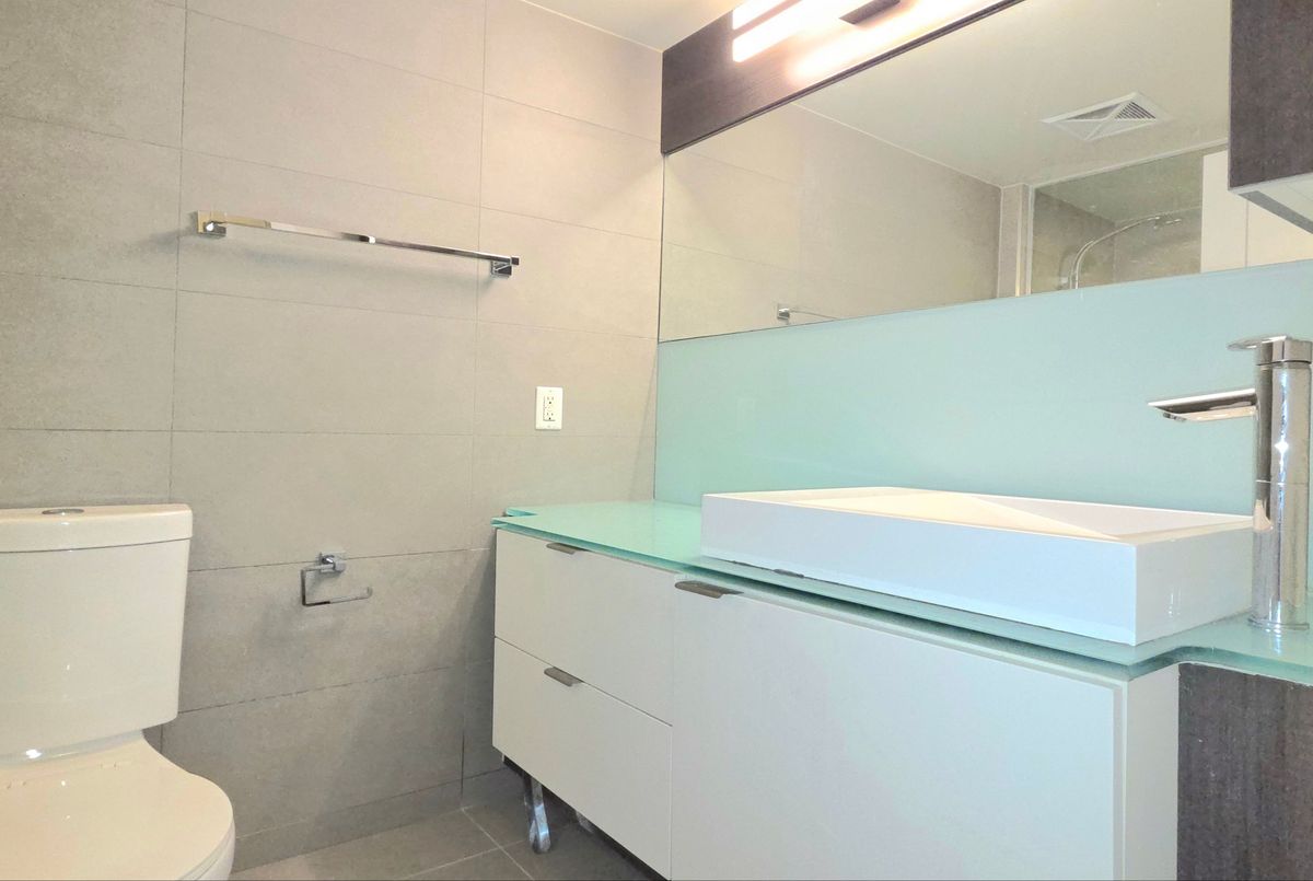 300 Front Street W Toronto 300 Front Street W Toronto