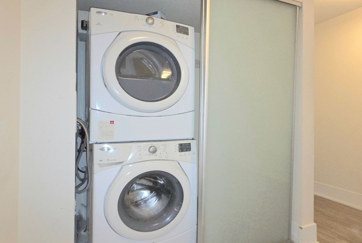 300 Front Street W Toronto 300 Front Street W Toronto