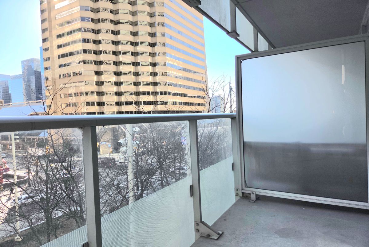 300 Front Street W Toronto 300 Front Street W Toronto