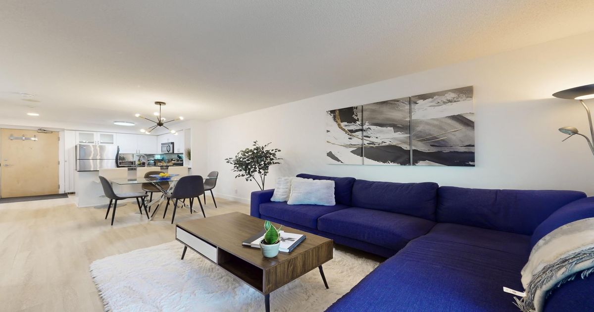 212 Eglinton Avenue E Toronto