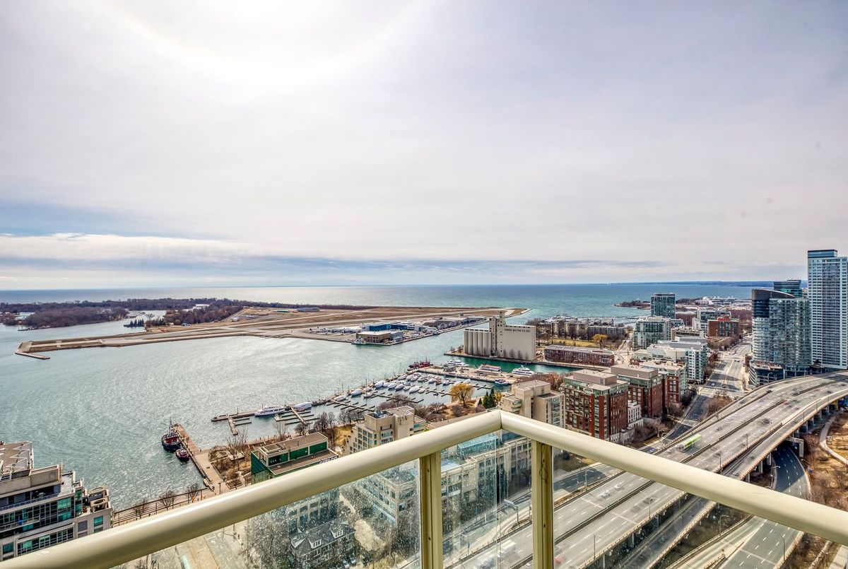 35 Mariner Terrace Toronto 35 Mariner Terrace Toronto