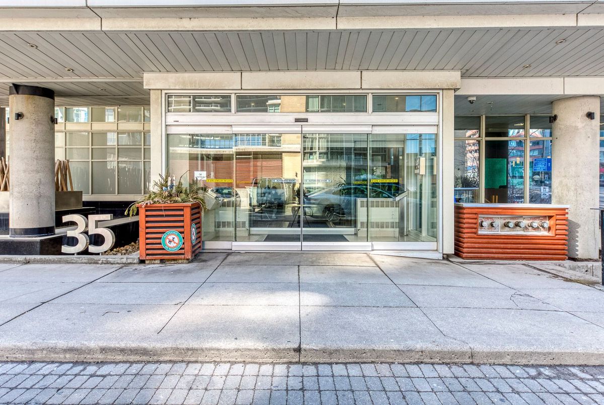 35 Mariner Terrace Toronto 35 Mariner Terrace Toronto