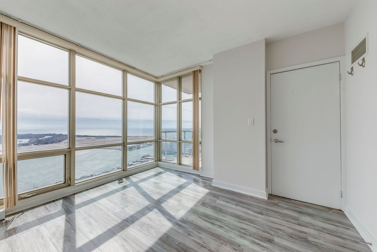 35 Mariner Terrace Toronto 35 Mariner Terrace Toronto