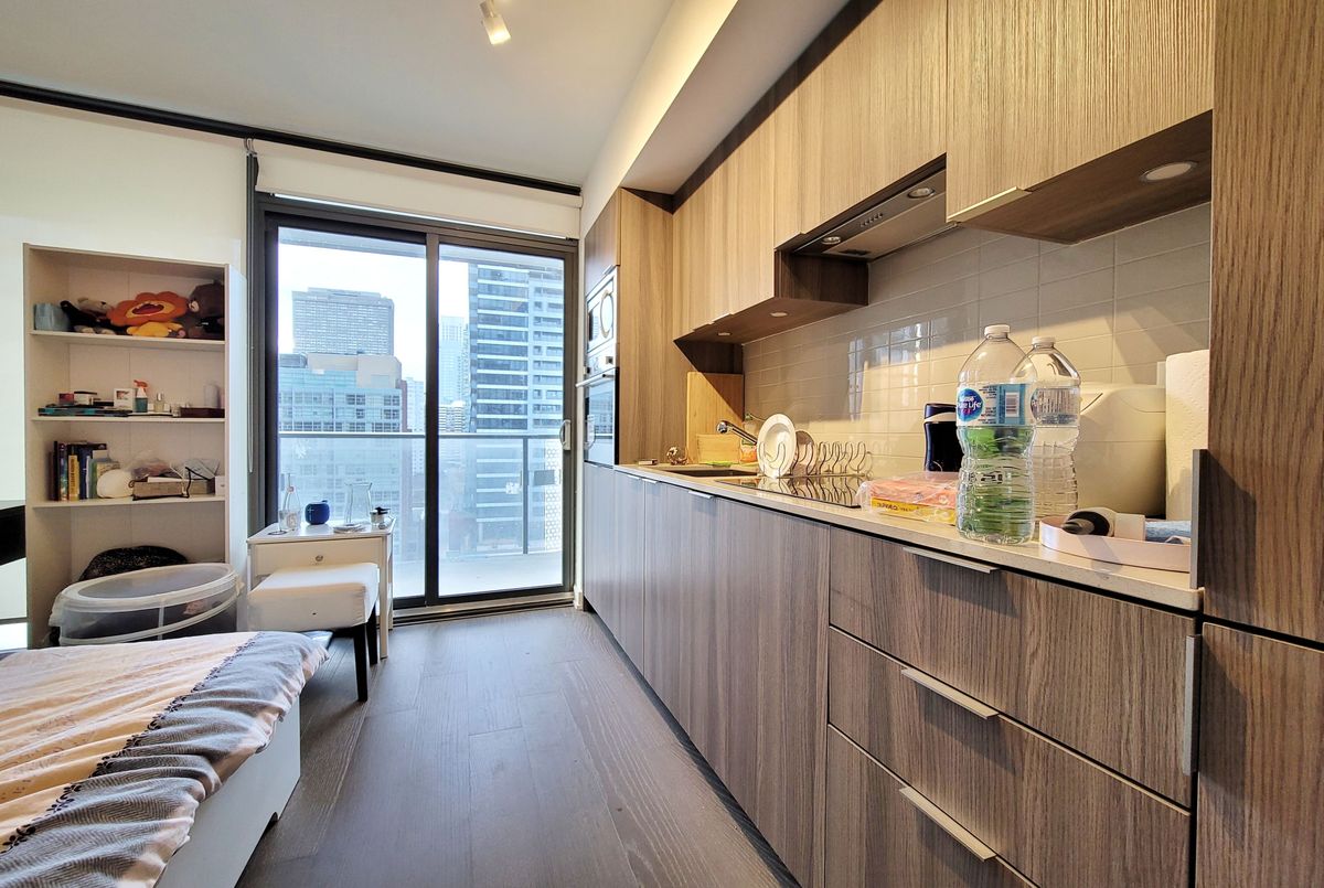 11 Wellesley Street W Toronto 11 Wellesley Street W Toronto