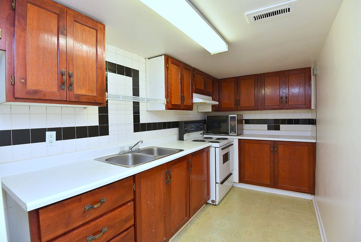 1022 Willowdale Avenue Toronto 1022 Willowdale Avenue Toronto