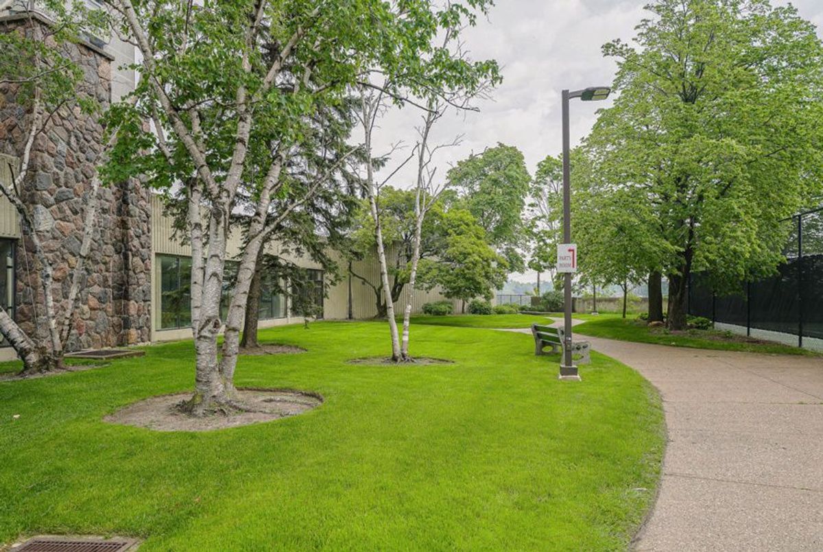 55 Skymark Drive Toronto 55 Skymark Drive Toronto