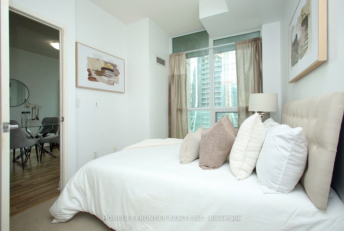 12 Yonge Street Toronto 12 Yonge Street Toronto