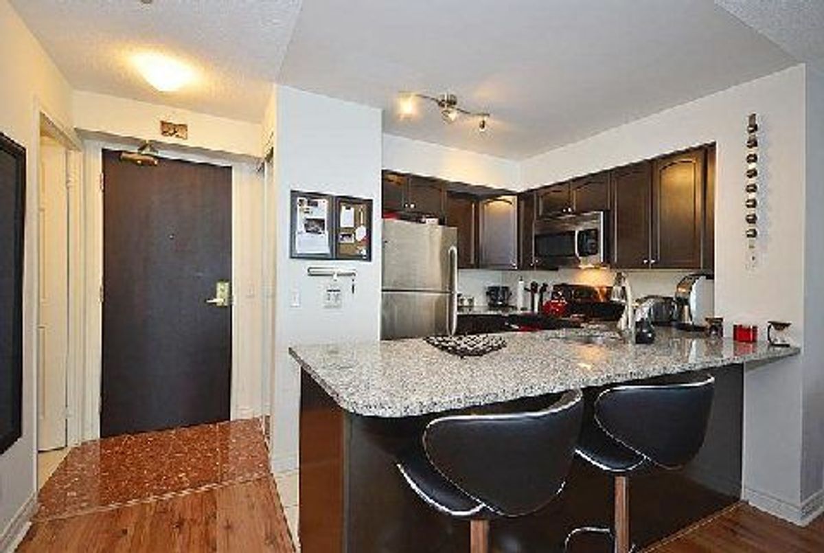 30 Grand Trunk Crescent Toronto 30 Grand Trunk Crescent Toronto