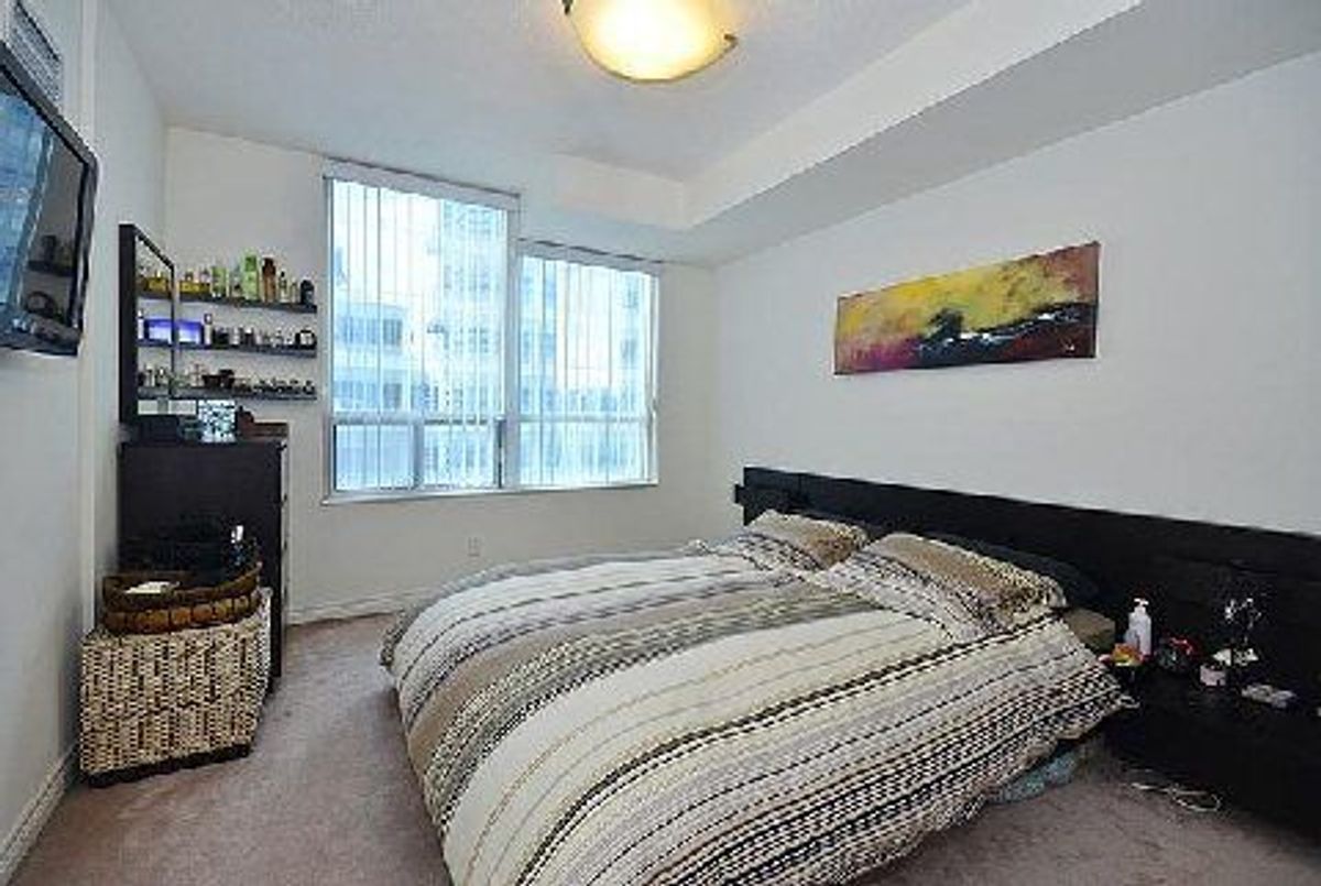 30 Grand Trunk Crescent Toronto 30 Grand Trunk Crescent Toronto