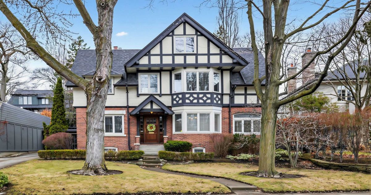 136 Roxborough Drive Toronto