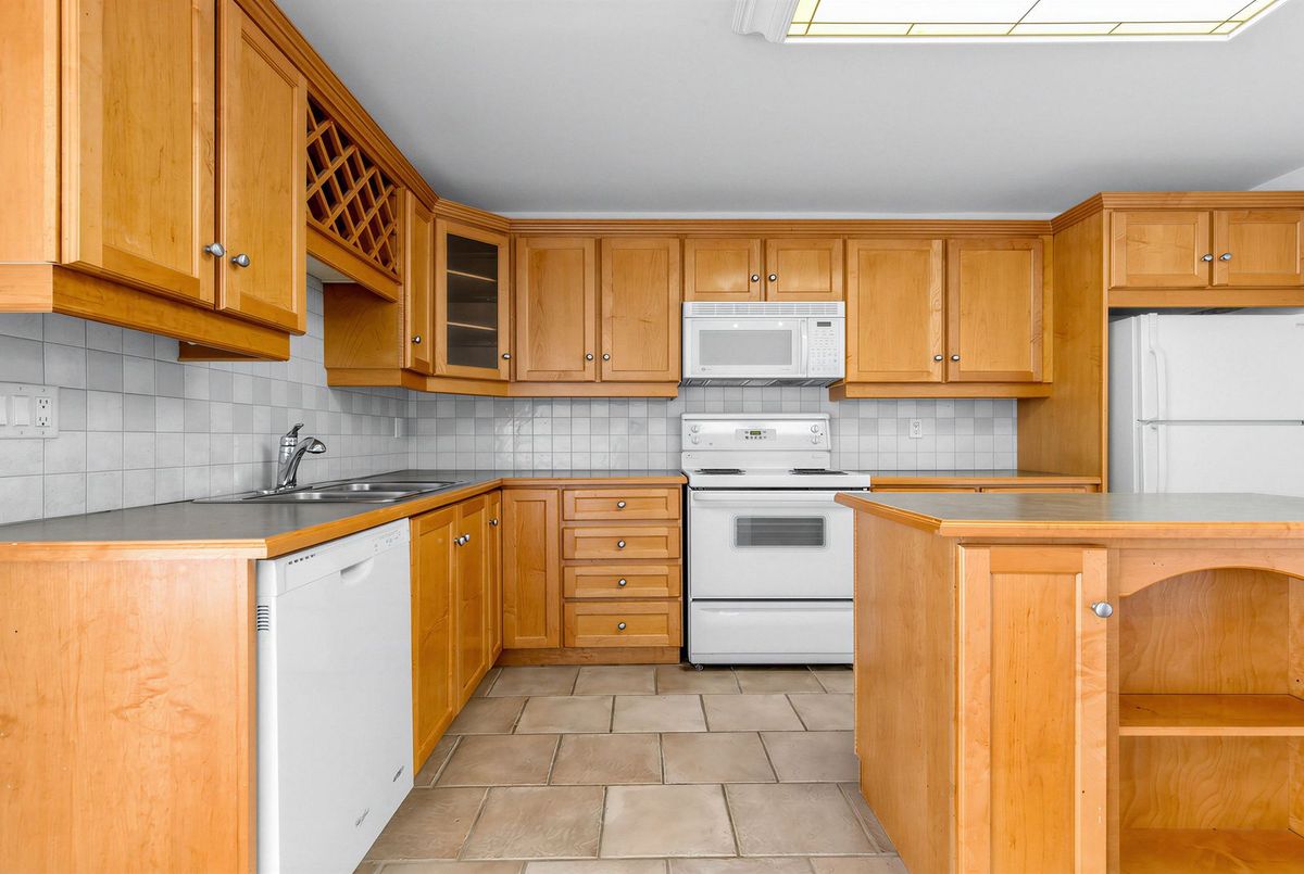 633 Bay Street Toronto 633 Bay Street Toronto