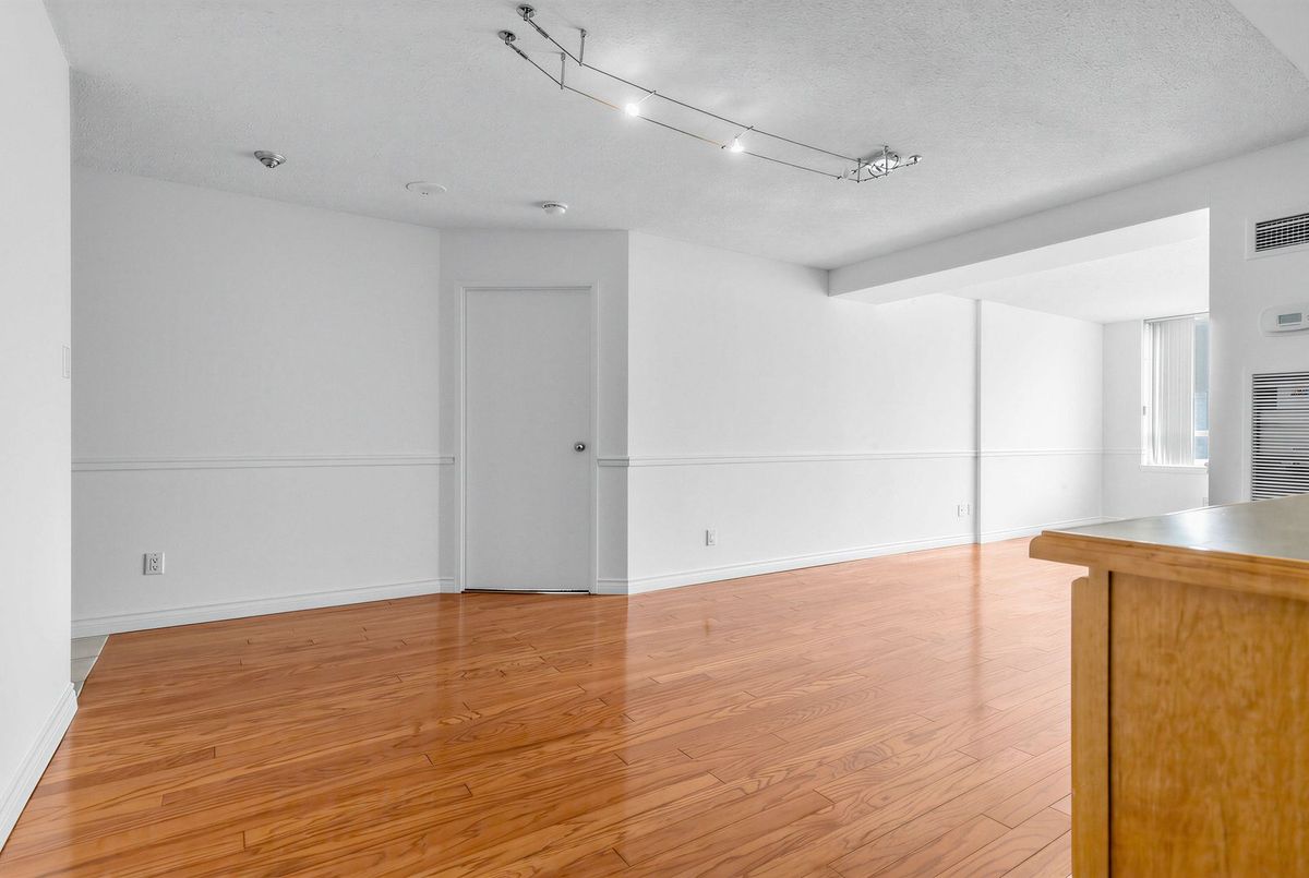 633 Bay Street Toronto 633 Bay Street Toronto