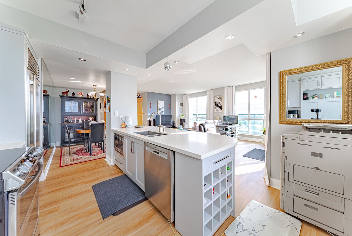 7 Lorraine Drive Toronto 7 Lorraine Drive Toronto