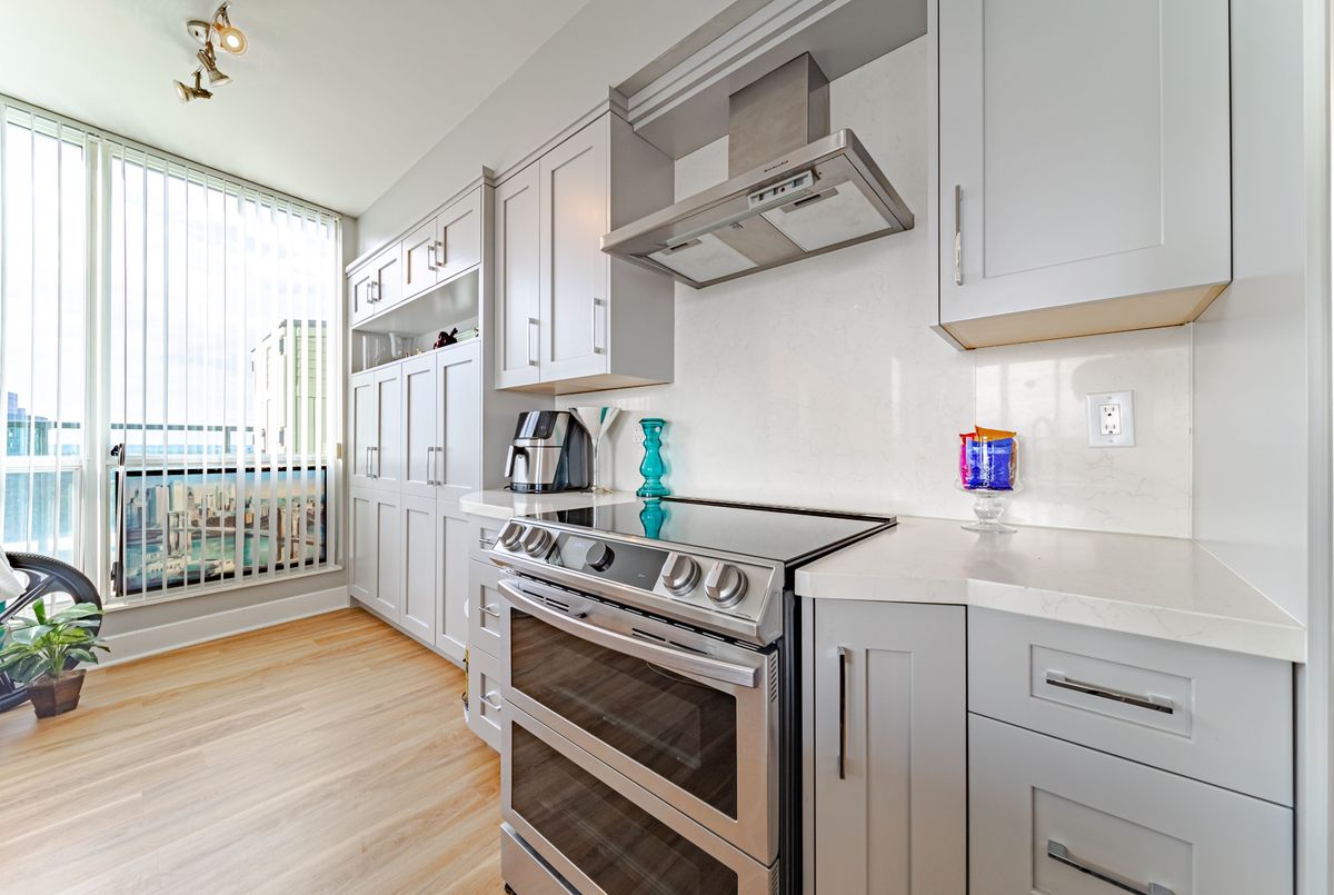 7 Lorraine Drive Toronto 7 Lorraine Drive Toronto