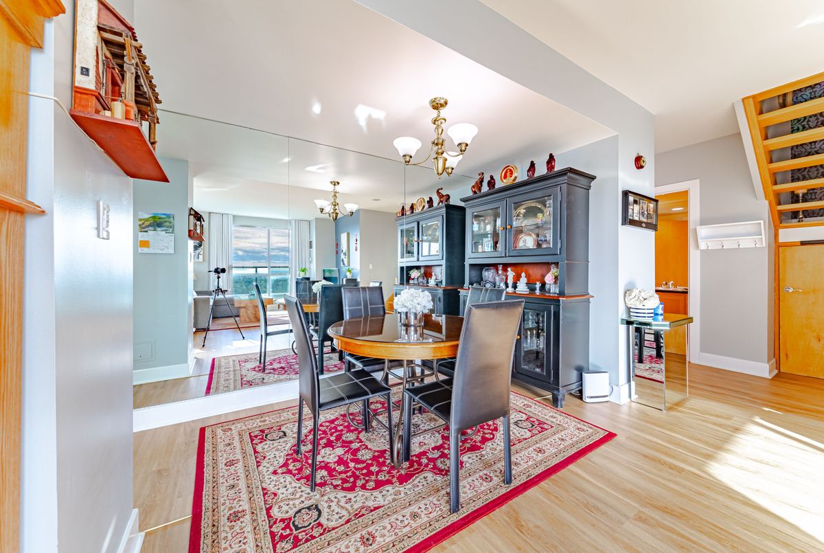 7 Lorraine Drive Toronto 7 Lorraine Drive Toronto